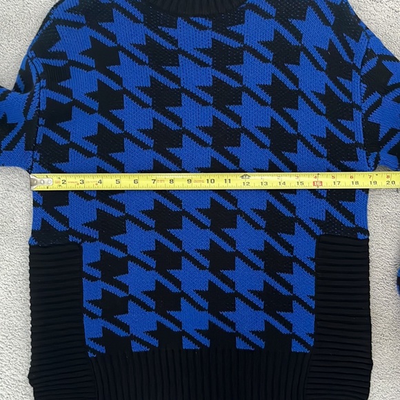 Nine West cobalt and black houndstooth sweater.  Medium - Picture 5 of 7